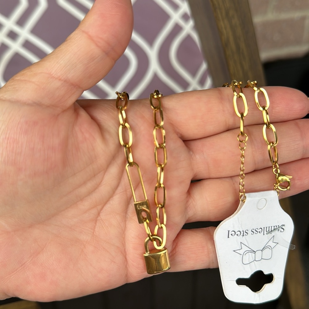 Lock necklace - Picture 2 of 5